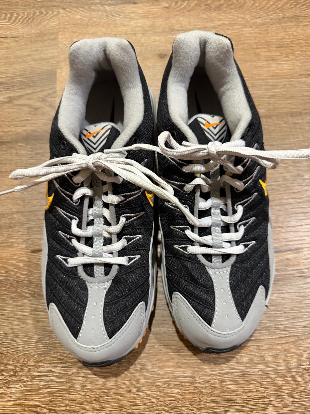 Vintage Nike Y2K Running Sneakers Black Gray Orange Unisex Sz Men 7.5/Women 9 - Picture 3 of 8